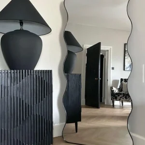 Wavy Mirror